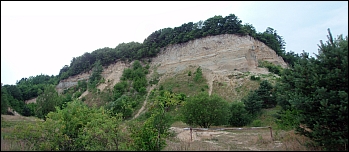 Malý Chlum - panorama - lom na úpatí